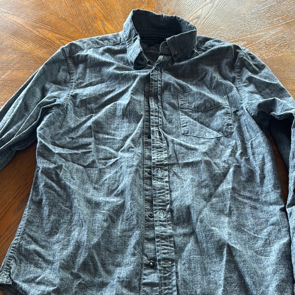 Men's Gray Button-Up shirt